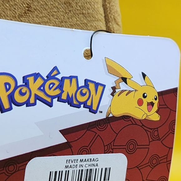 New Pokemon Eevee 3D Velvet Plush Cosmetic Makeup Bag Clutch Purse Nintendo 2024 - Picture 6 of 10